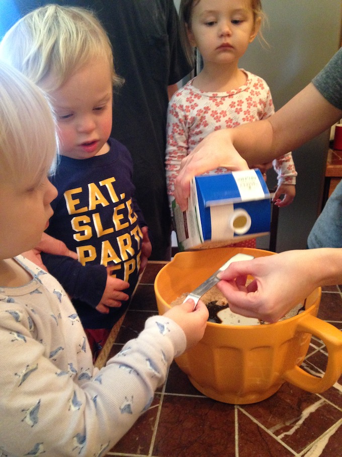 making-gingerbread-with-friends