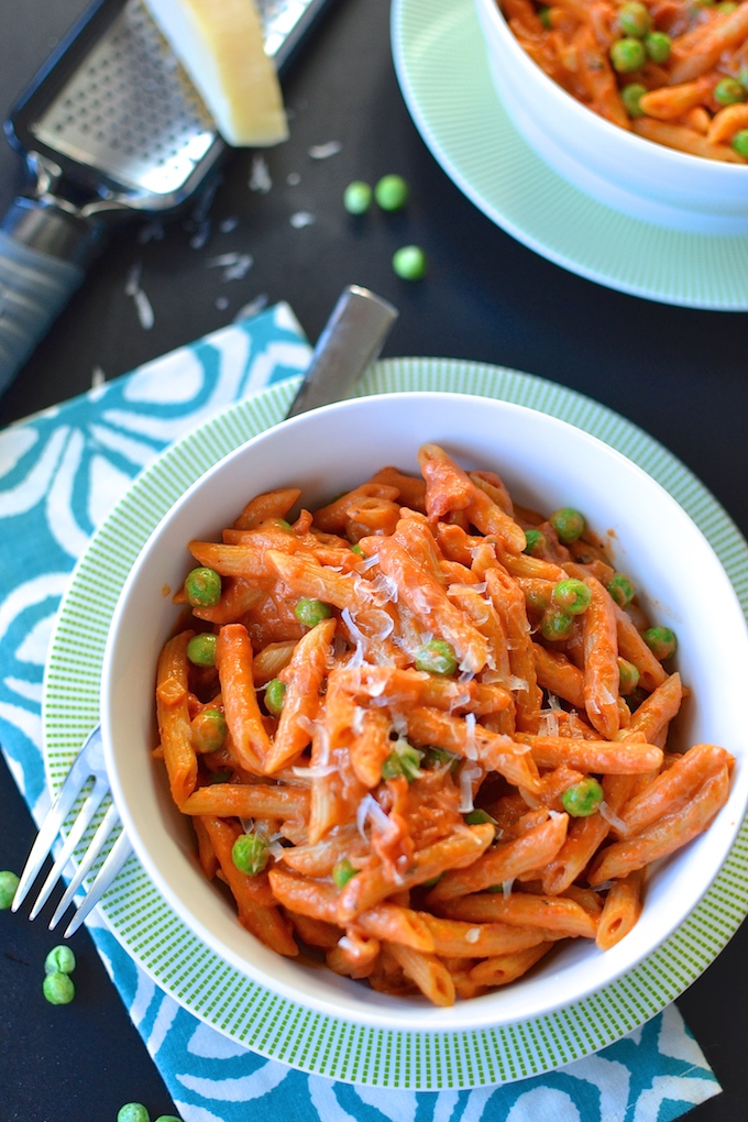 One-Pot Penne alla Vodka - Penne pasta cooks up in a creamy tomato sauce in this one-pot, easy recipe! ~sweetpeasandabcs.com