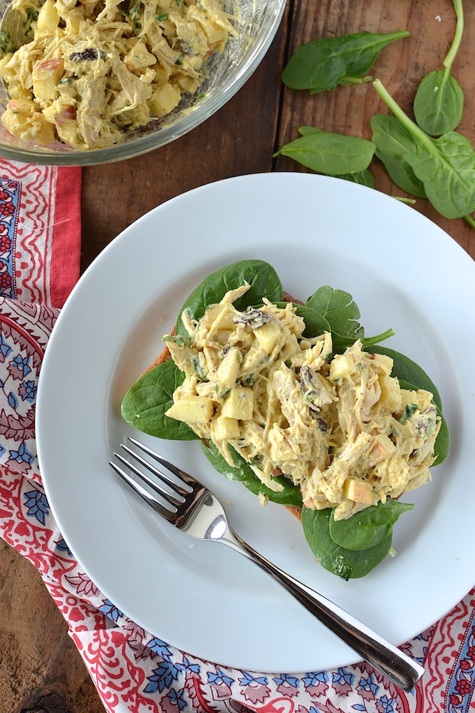 Curry Chicken Salad - With shredded chicken, crunchy apples, chewy raisins and a 3-ingredient (no mayo!) dressing, this is an easy, make-ahead recipe for lunch! ~sweetpeasandabcs.com