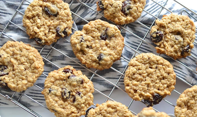 Cherry Oatmeal Cookies - An egg-free version of a cookie classic, studded with tart, dried cherries! ~sweetpeasandabcs.com