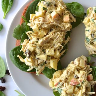 Curry Chicken Salad - With shredded chicken, crunchy apples, chewy raisins and a 3-ingredient (no mayo!) dressing, this is an easy, make-ahead recipe for lunch! ~sweetpeasandabcs.com